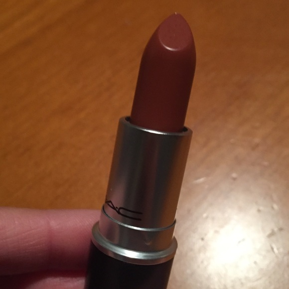 lipstick taupe